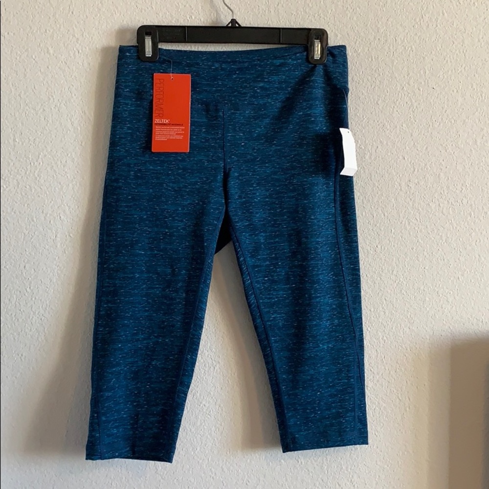 NWT Zella crop legging medium